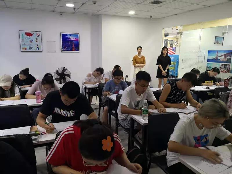 牛學雅思培訓模考現場